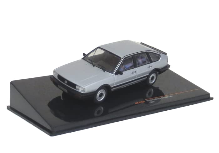 Ixo Model VW Passat B2 85 Silver CLC425N 1/43