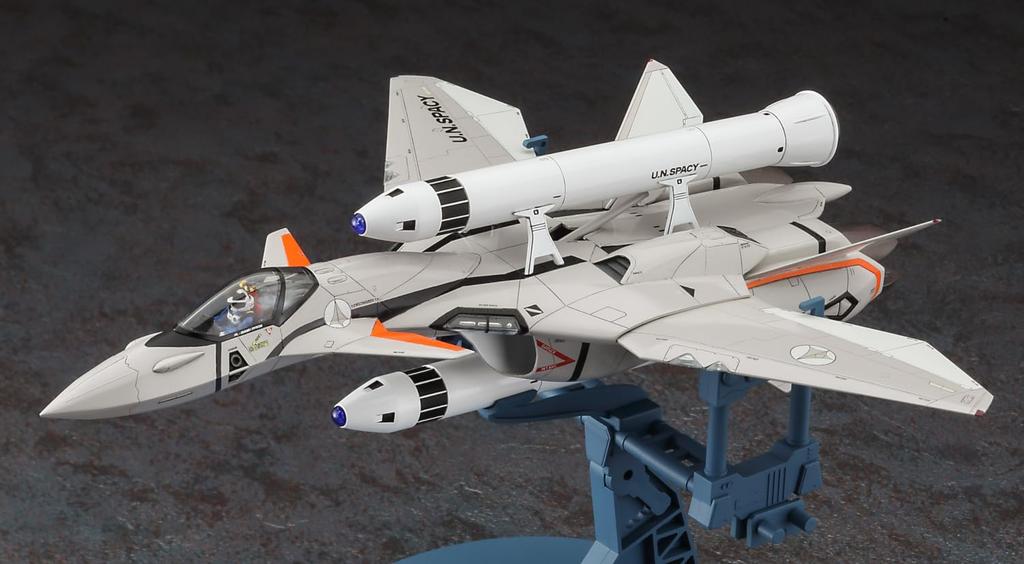 Hasegawa Macross Plus Thunderbolt with Rocket Booster Scale Plastic Model Kit 65891 VF-11B 1/72 (Airplane)