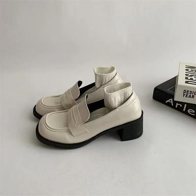 Универсальные ретро черные французские маленькие кожаные туфли женские весна и осень 2025 новые в британском стиле туфли на толстом каблуке с одной педалью