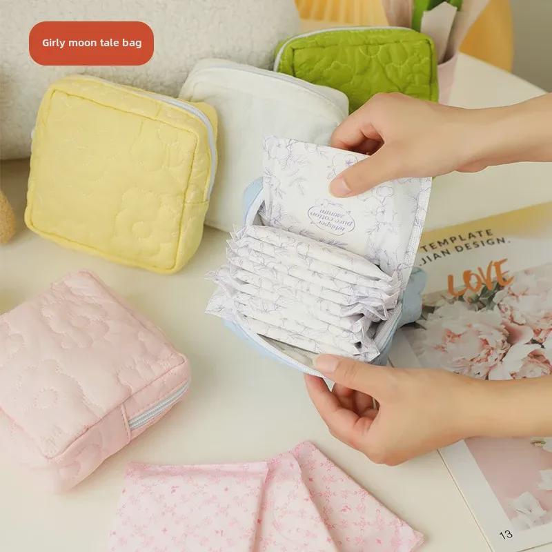 Cloud Sanitary Napkin Storage Bag: Cute, Portable, Large Capacity, Raw Cotton Design