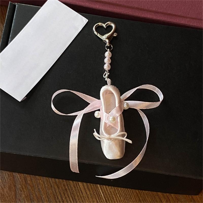 Модный брелок-шарм в виде балетки с жемчугом и лентами, милый и стильный аксессуар, портативный для девочек