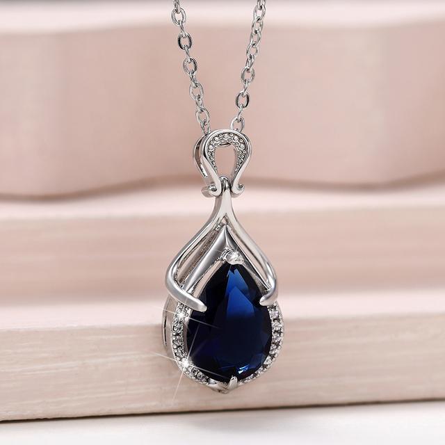 Huitan Aesthetic Colorful Cubic Zirconia Pendant Necklace Women For Wedding Party Temperament Lady 'S Neck Accessory Jewelry