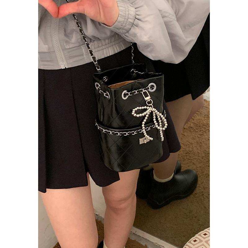 Niche Fashion Women's Small Satchel 2025 New Diamond Chain Bag Simple and Versatile Messenger Bucket Bag