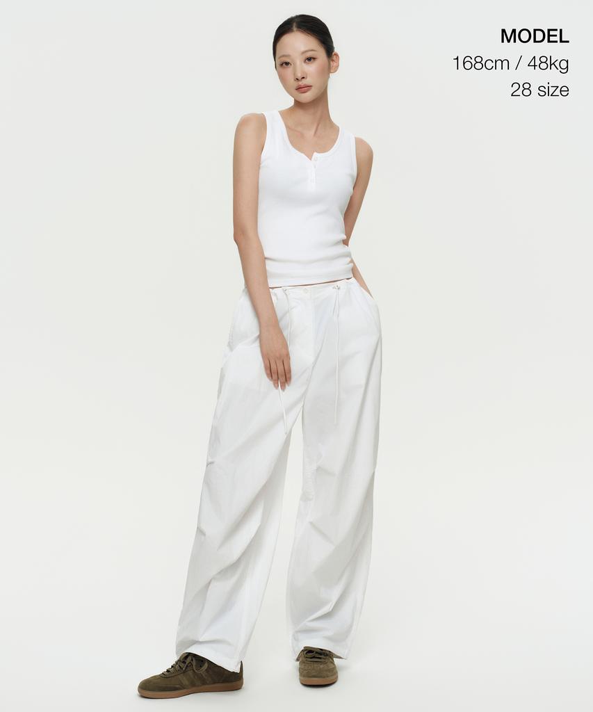 Musinsa Standard Woman Women'S Parachute Pants [White]