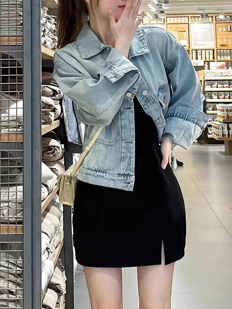 Сексуальное черное платье на тонких бретельках для женщин, новый весенне-летний наряд, облегающий крой, приталенный силуэт, короткая юбка А-силуэта, облегающая бедра