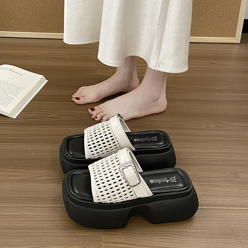 One-pedal Summer Outer Height-increasing Slippers Women's Thick Bottom High-end Wear Weaving 2025 New One-word Beach Sandals Tide