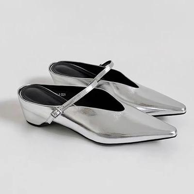 Модные женские тапочки Дизайнерские туфли-мюли с острым носком Женские элегантные сексуальные сандалии Модные шлепанцы Слингбэки 2025 Лето Zapatos Mujer