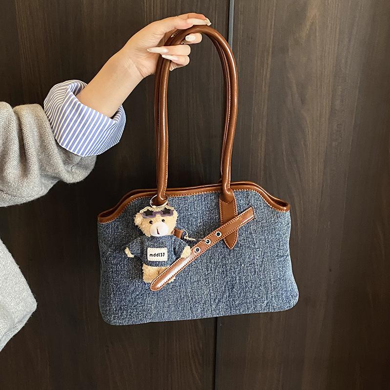 Джинсовая сумка женская большой вместимости 2025 новая осень и зима универсальная простая на плечо студентка класс поездки на работу сумка-тоут