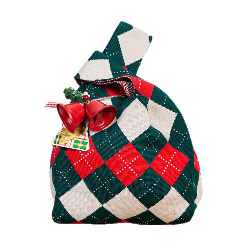 Вязаная рождественская сумка-тоут и сумка-handbag с конфетами