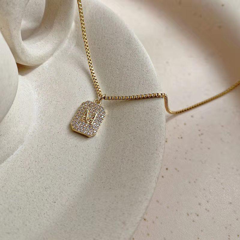 M Буква Ожерелье Женский Темперамент Легкий Роскошный Фестиваль Циси Отправить Подруге Отправить Подруге Сеть