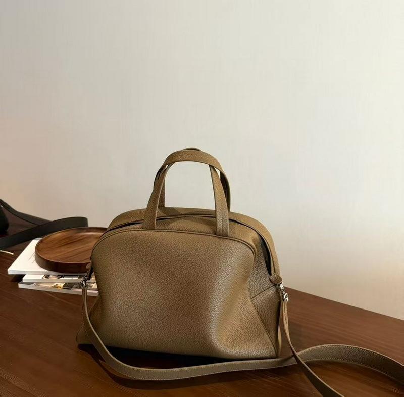 2026 New Genuine Leather Women's Bag Top Layer Cowhide Bowling Ball Large Capacity Commuting Boston Casual Single Shoulder