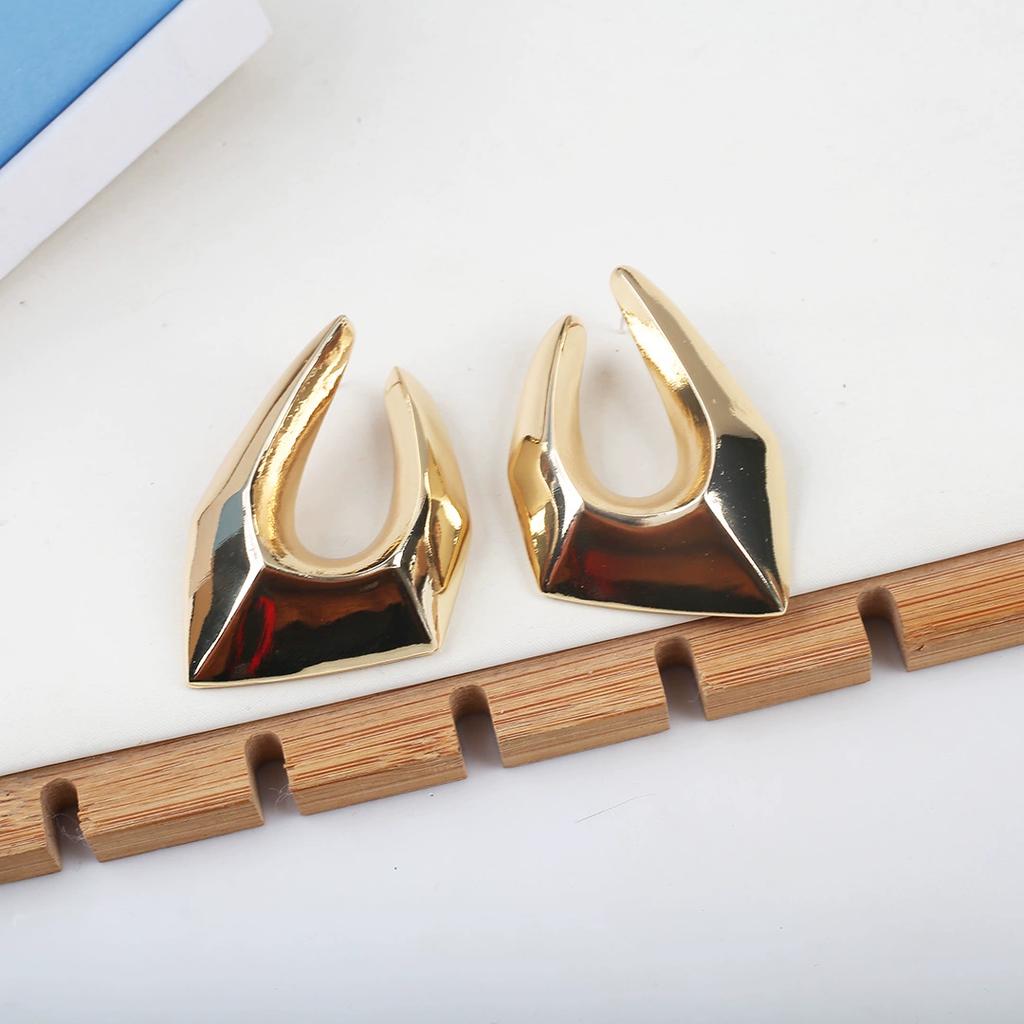 Преувеличенные серьги геометрической формы с неровными линиями из металла, треугольные ромбовидные, с высоким чувством стиля, уникальные ретро серьги-гвоздики