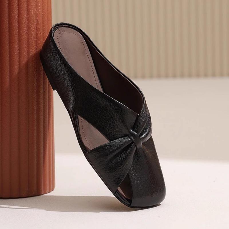 Fashion New Summer Baotou Hollow Slippers Women's Fashion Square Toe Shallow Mouth Soft Leather Flat Half Slippers Without Heel