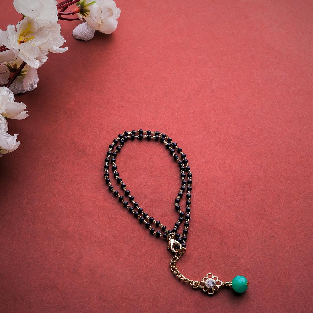 Женский позолоченный браслет Floret с черными и зелеными бусинами и австрийскими кристаллами