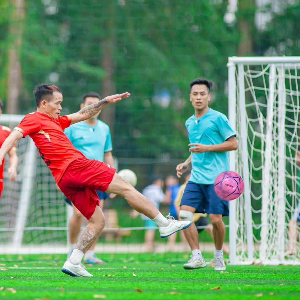 EVZOM Luminous Official Match Soccer Size for and Perfect for Indoor and Outdoor Sports and Training Ball, 4, Boys, Girls, Kids, Adults,