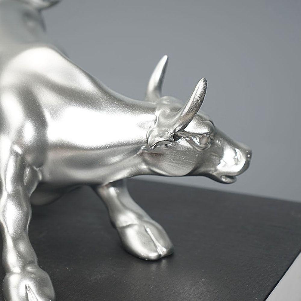 Light Luxury Wall Street Bull Statue Feng Shui Stock Market Mascot Sculpture Children
