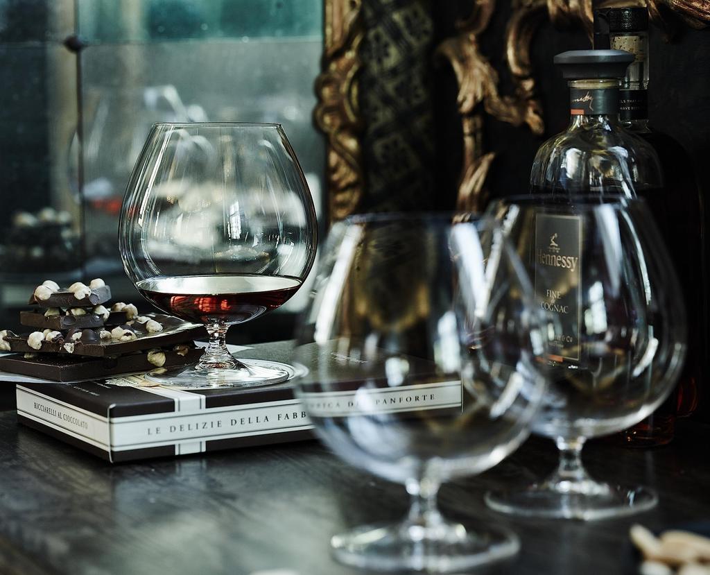 Authentic RIEDEL Vinum Brandy Snifters (Pack of 2) 885ml (Product Code: 6416/18) - Pair of Brandy Glasses