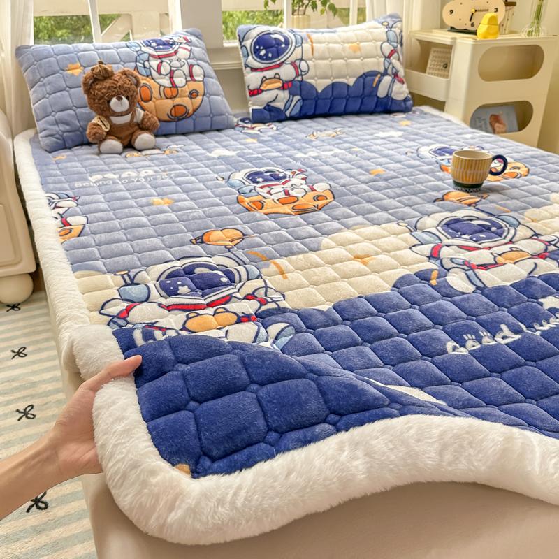 New Autumn Winter Thicken Milk Fleece Mattress Toppers Cartoon Printed Skin-friendly Cozy Mattress Pad Soft Fluffy Warm Bed Pads