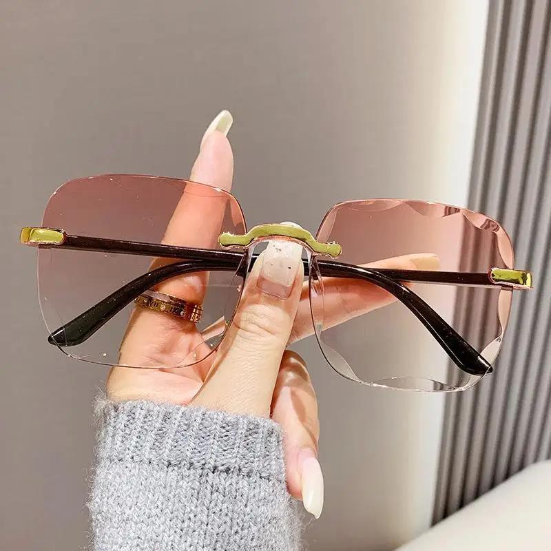 Fashion Women Sun Glasses Outdoor Leisure Anti reflective Sunglasses UV Protection Stylish Decorative Glasses for Men and Women