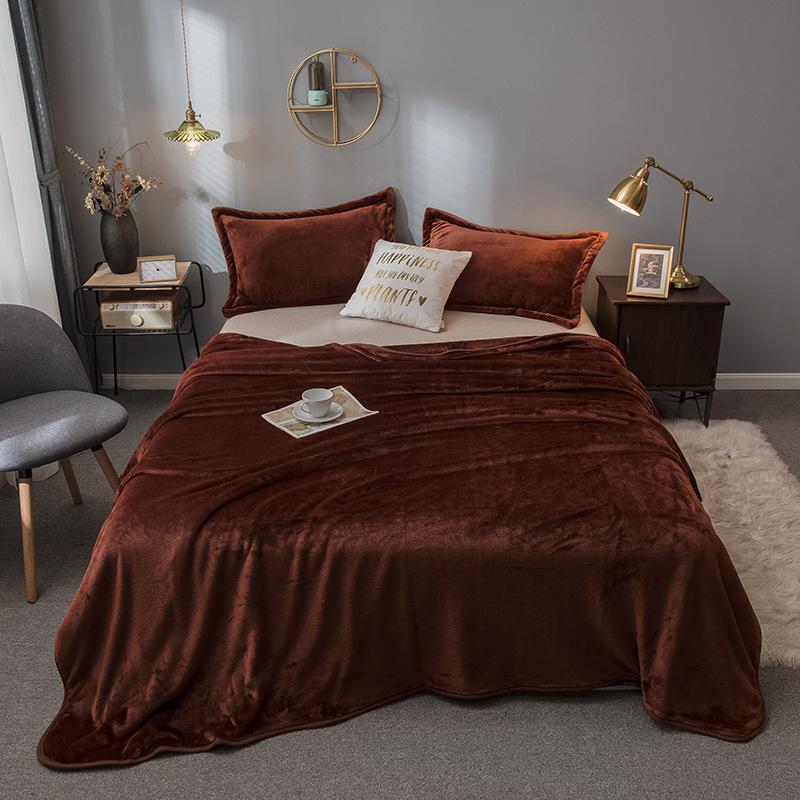 Однотонные молочные бархатные одеяла, утолщенные осенне-зимние чехлы для диванов, офисные ворсы, удобные коралловые фланелевые прямоугольные одеяла