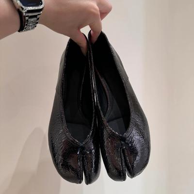 Версия из овчины~ Французский узор «всплеск», туфли с раздвоенным носком в виде подковы, одинарные туфли-балетки для женщин, новинка 2025 года, кожаные туфли-балетки на одной педали для женщин
