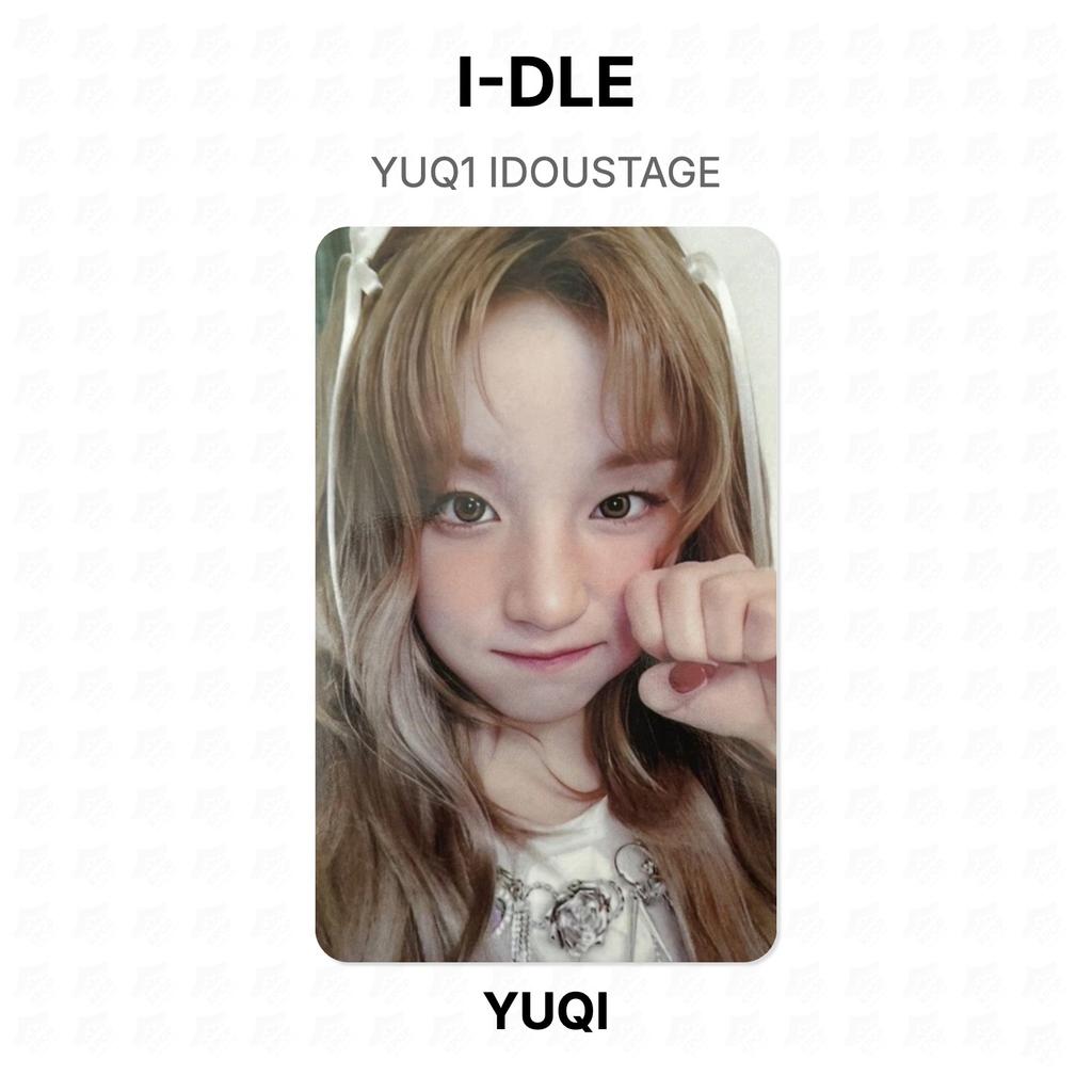 I-DLE YUQ1 IDOUSTAGE Официальная фотокарточка