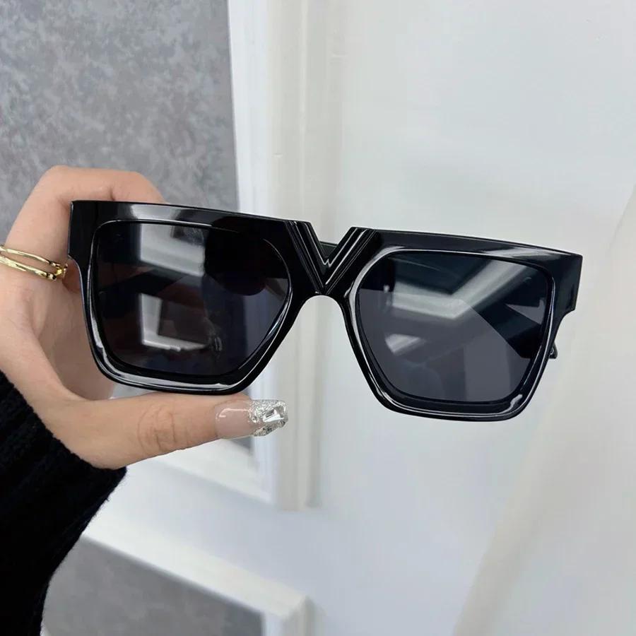 Stylish Square Sunglasses Women Men Classic Retro Fashion Glasses Casual Female Male