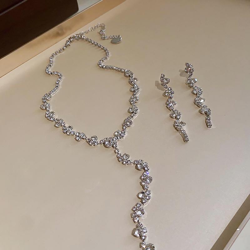 Роскошный комплект из европейских и американских бриллиантовых подвесок и серег - элегантные универсальные ювелирные изделия