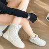 Зимние кроссовки, новые женские туфли на платформе 2024 года, модные со шнуровкой, сохраняющие тепло, короткие плюшевые ботильоны для женщин, повседневная хлопковая обувь