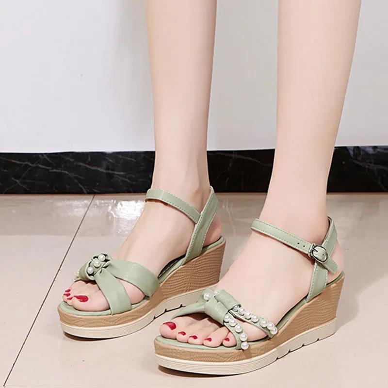 2024 Летняя обувь Женские босоножки на высоком каблуке Модные современные женские туфли на танкетке Летняя праздничная обувь Мягкие удобные D111