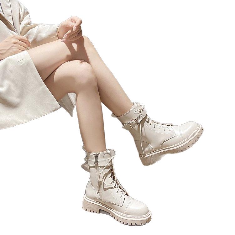 Женские мартины до середины икры из мягкой кожи, Осень-Зима 2025, на белом флисе, на плоской толстой подошве, в стиле мотоциклиста.