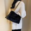 Fashion Women Shoulder Bag Furry Handbag Chain Underarm Bag Large Capacity Square Flap Messenger Bag Plush Totes ARI
