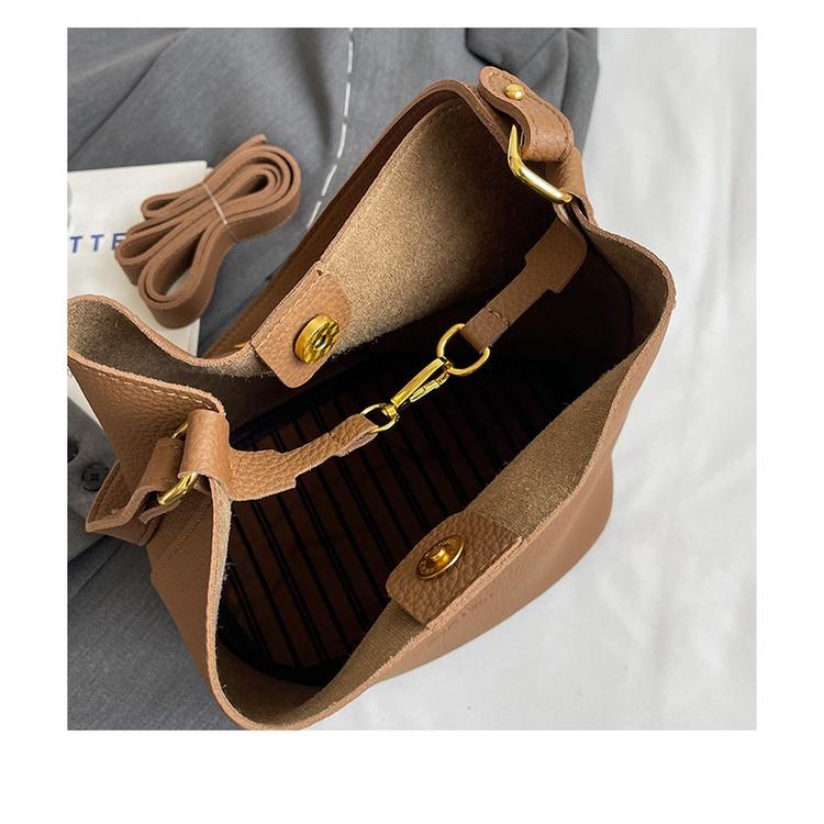 IELGY Retro Large-capacity Underarm Bucket Bag, Versatile and Simple One-shoulder Crossbody