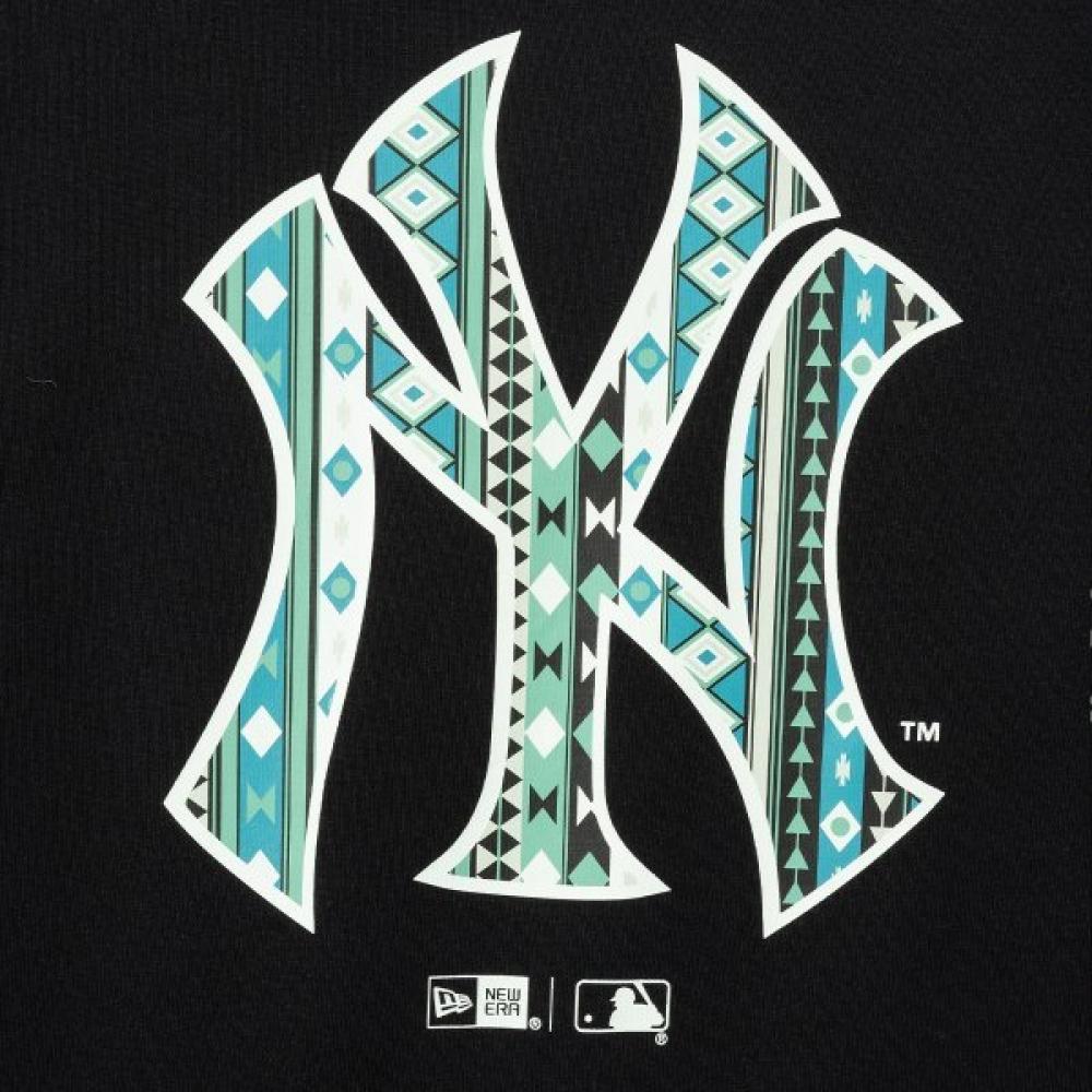 S Mlb New York yankeeS Navajo PaTTern T ShirT Black S
