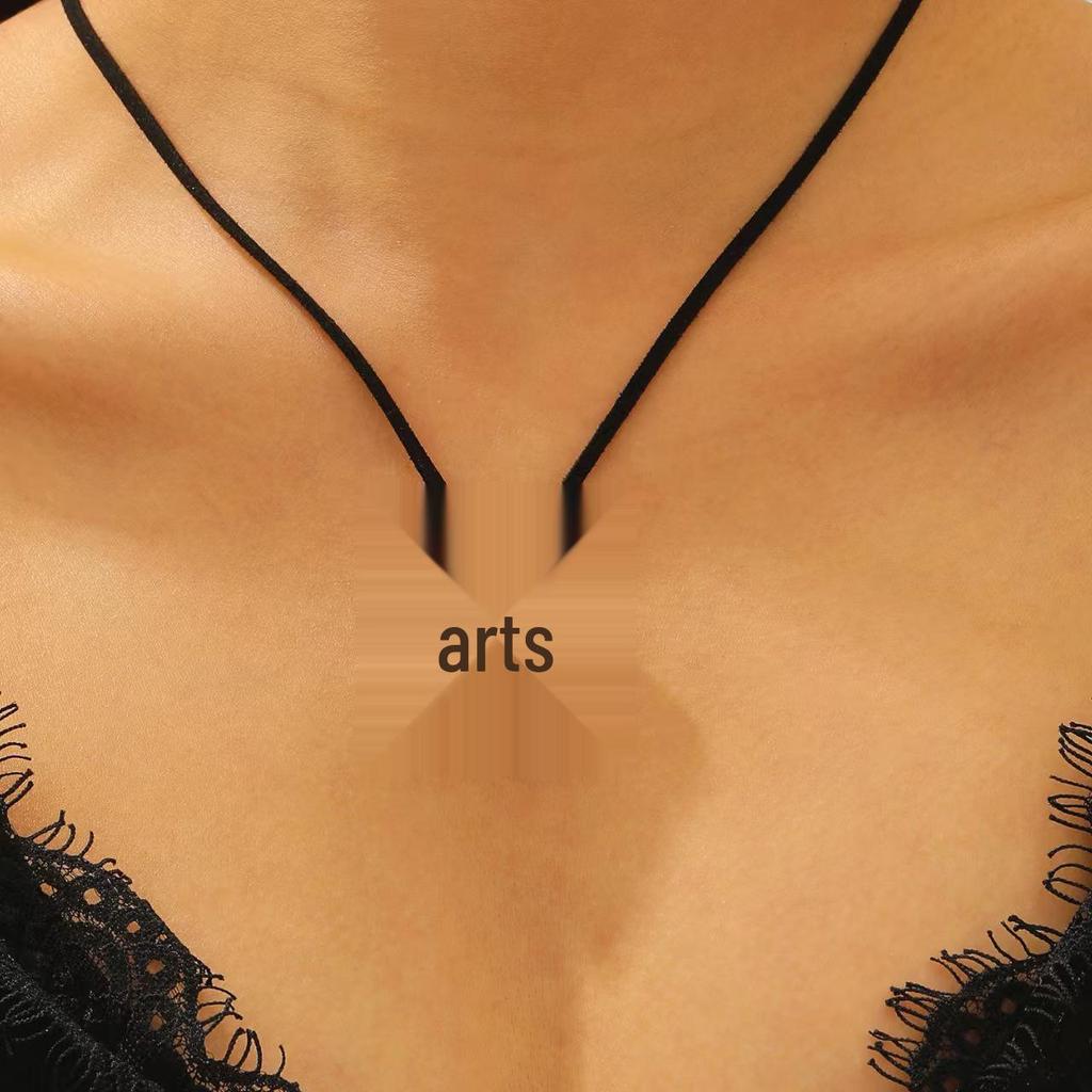 European-American Geometric Irregular Heart Hollow Pendant Oval Wax Rope Necklace