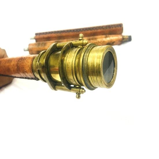 Телескоп с компасом и деревянной тростью с коричневой кожаной деревянной тростью шпион