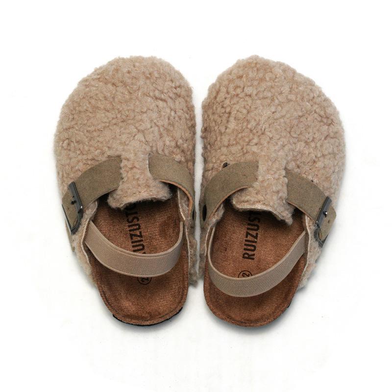 2026 Autumn and Winter New Cork Sandals and Slippers Wear Suede Warm Sandals for Boys and Girls.