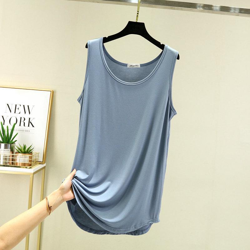 Женская свободная модальная майка средней длины без рукавов на лето