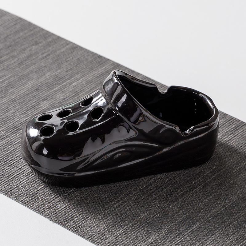 High value ceramic ashtray office home living room ashtray trend Internet celebrity hole shoes anti-fly