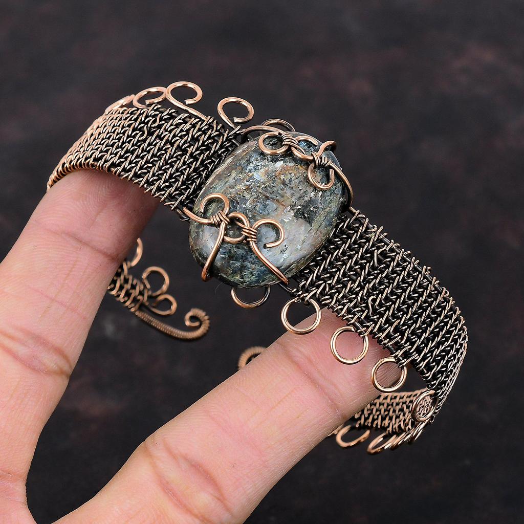 Кианит Браслет-манжета Браслет-манжета из медной проволоки Ювелирные изделия ручной работы Браслет из настоящего драгоценного камня Регулируемый Браслет-манжета Ювелирные изделия из медной проволоки для подарка