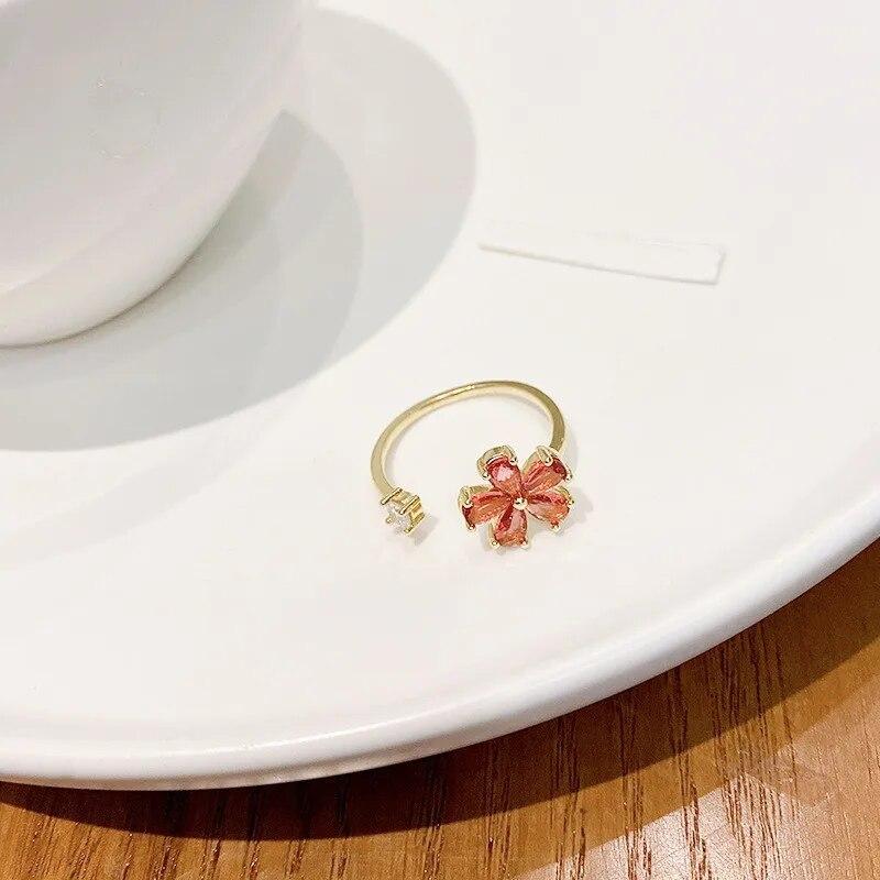 Изысканное кольцо с 5 лепестками и стразами в виде цветка для женщин, модные регулируемые кольца с инкрустацией цирконом, вечерние, свадебные, женские ювелирные изделия, подарки