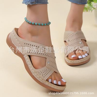 Новые повседневные женские шлепанцы на танкетке большого размера с круглым носком, перекрестными ремешками и полыми высокими каблуками