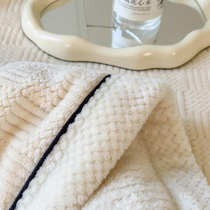 Белый вязаный бархатный плед Мягкий, приятный к коже, теплый флисовый плед Всесезонное многофункциональное стеганое одеяло для сна, дивана