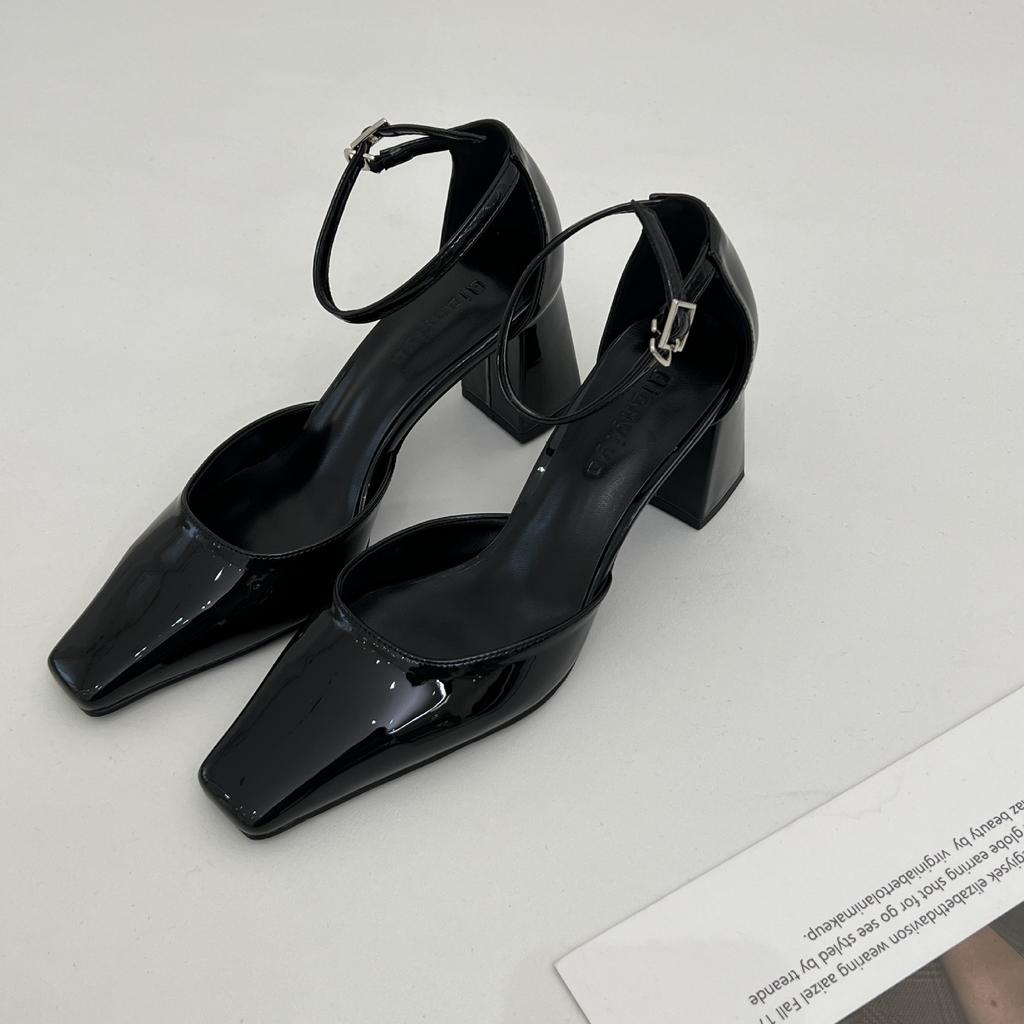 Сандалии Baotou женские 2024 новые ретро серебристые туфли на высоком каблуке с пряжкой A-line квадратной формы массивные каблуки