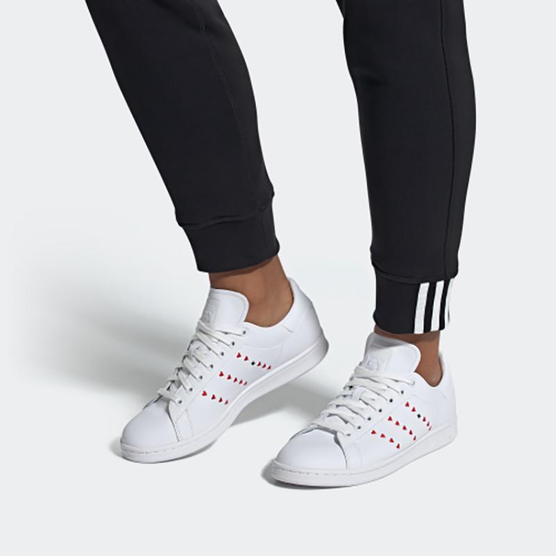 Adidas Кроссовки Stan Smith с красными полосками в виде сердец EG5811