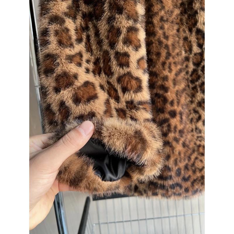 Осенне-зимние поступления Женская одежда Пальто из искусственного меха с принтом животных и куртка с капюшоном Куртка с круглым вырезом и леопардовым принтом
