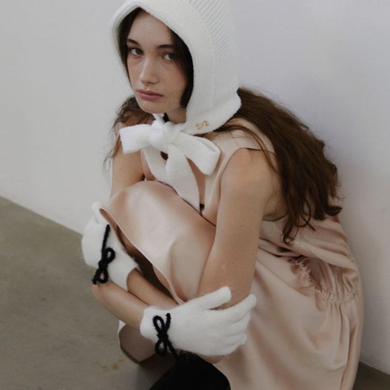 LOVE ME MONSTER [W Concept Exclusive 2 SET] Mont Classic Balaclava & Ribbon Glove (L244WST010)