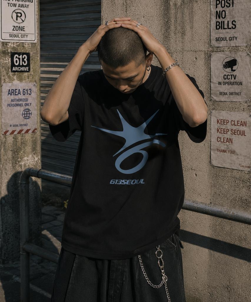 613SEOUL Crack Six Point Logo Short Sleeve T-Shirt (Black)