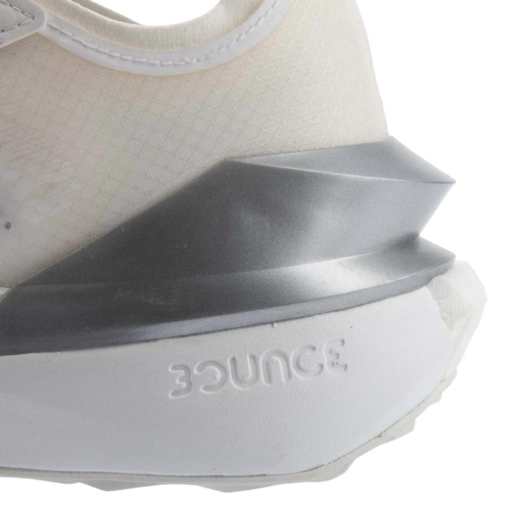 Adidas Женские кроссовки Avryn