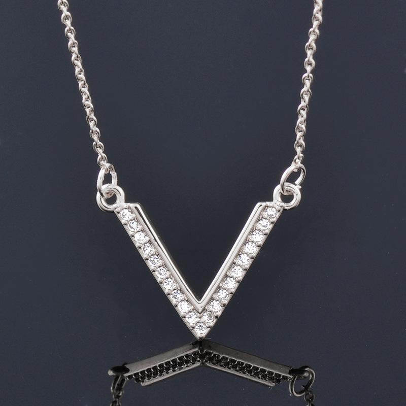 True Gold Plating Diamond V -shaped Pendant Clavicle Chain Rose Gold Necklace Female
